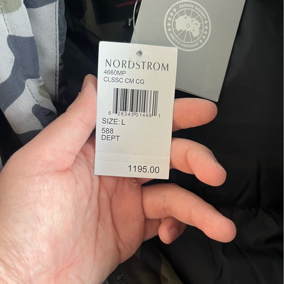 Canada Goose Expedition Parka - Picture 2 of 2